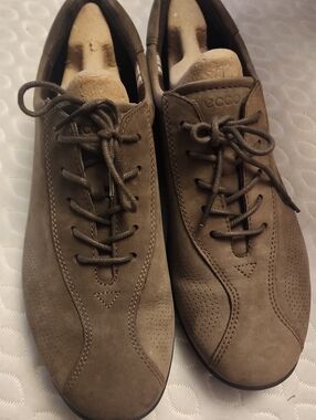 NWOT ECCO Size 42 Brown Suede Lace-Up Casual Shoes